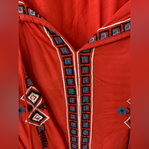 Super cute boho embroidered long sleeve flowy top from The Bay. - Picture 3 of 4